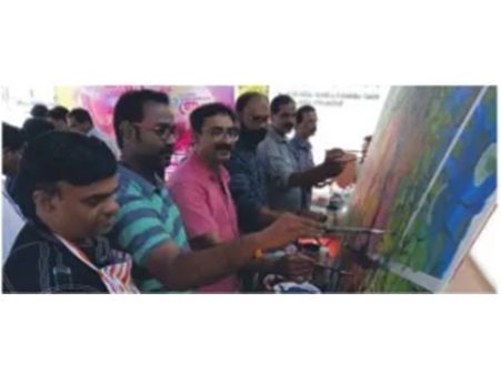 വെക്കേഷന്‍ വെറുതെ കളയാനുള്ളതല്ല; ചായങ്ങള്‍കൊണ്ട് പ്രതിഷേധം തീര്‍ത്ത് അധ്യാപക കൂട്ടായ്മ