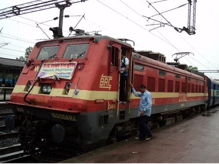 രാമേശ്വരം സ്‌പെഷല്‍ ട്രെയിന്‍ സമയം; ട്രെയിന്‍ യാത്രികര്‍ക്കു അസൗകര്യം