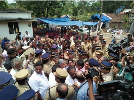 ജാ​തി ​മ​തി​ൽ പ്ര​ശ്ന​ത്തി​ന് പി​ന്നാ​ലെ വടയമ്പാടിയിൽ വീണ്ടും സംഘർഷം