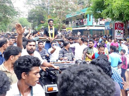 കേരളത്തിന്റെ അഭിമാനമുയര്‍ത്തിയ സന്തോഷ്‌ ട്രോഫി താരത്തിന് ജന്മനാട്ടില്‍ ഉജ്വല സ്വീകരണം