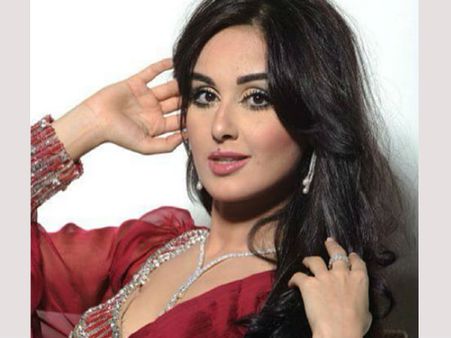 പ്രശസ്ത ഗായിക വിയാം ദഹ്മാനി അന്തരിച്ചു; അന്ത്യം ദുബായിൽ അല്ലെന്ന് അധികൃതർ... 34-ാം വയസിൽ ഹൃദയാഘാതം