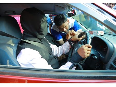 പെരിന്തല്‍മണ്ണയില്‍ ലോക റെക്കോഡിട്ട് വിന്നര്‍ ഷെരീഫ്, കണ്ണുകെട്ടി കാറോട്ടം