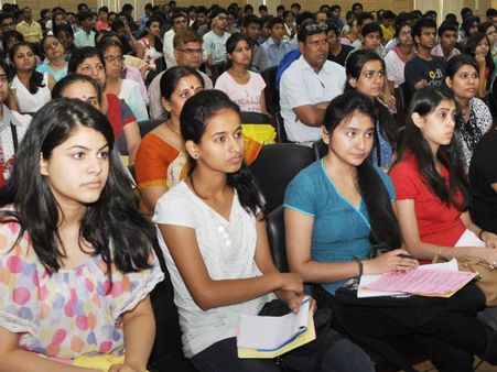 14 വയസ്സുവരെ എന്‍ട്രൻസ് പരീക്ഷ നിയമവിരുദ്ധം.. എന്‍ട്രന്‍സ് വാളിനാല്‍ കുട്ടികളെ കൊല്ലരുത്!!