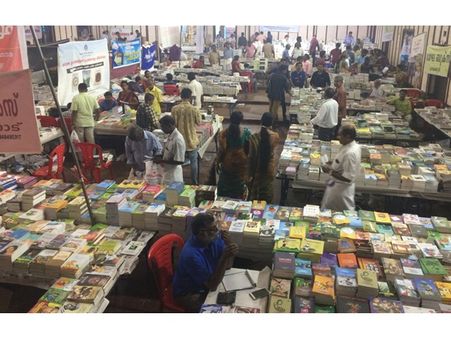 ജില്ലാ പുസ്തകോത്സവ നഗരിയില്‍ വന്‍ തിരക്ക്; പുസ്തകോത്സവം ഇന്ന് സമാപിക്കും