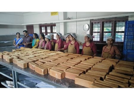 മധുരം വിളമ്പുന്ന പെണ്‍കൂട്ടായ്്മ : ഇടുക്കിയുടെ പെണ്ണ് കരുത്ത്