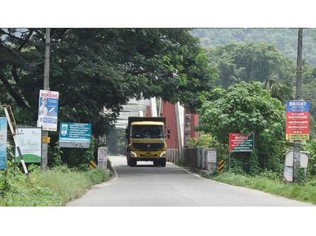 നേര്യമംഗലം പാലത്തിന് ബലക്ഷയമെന്ന് ആരോപണം: ദേശീയപാത വിഭാഗത്തിന്റെ ഇടപെടല്‍ വൈകുന്നു....