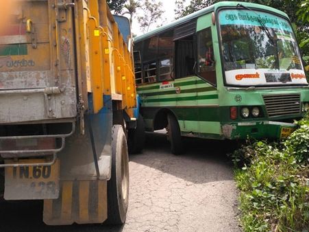 തമിഴ്‌നാട് സര്‍ക്കാര്‍ ബസ്സുകള്‍ ഇടുക്കിയില്‍ മരണപ്പാച്ചില്‍ നടത്തുന്നു; അപകടങ്ങള്‍ തുടര്‍കഥ