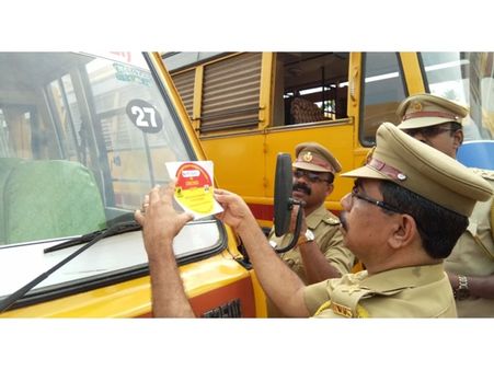 അദ്ധ്യയന വര്‍ഷം ആരംഭിക്കുന്നതിന് മുന്നോടിയായി; ആര്‍ടിഒയുടെ നേതൃത്വത്തില്‍ സ്‌കൂള്‍ ബസ് പരിശോധന നടത്തി