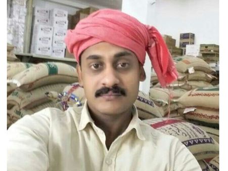 വാഹനാപകടം: റോഡ്‌ മുറിച്ചു കടക്കുന്നതിനിടെ ബസ്സ്‌ ദേഹത്ത് കയറി യുവാവ്‌ മരിച്ചു