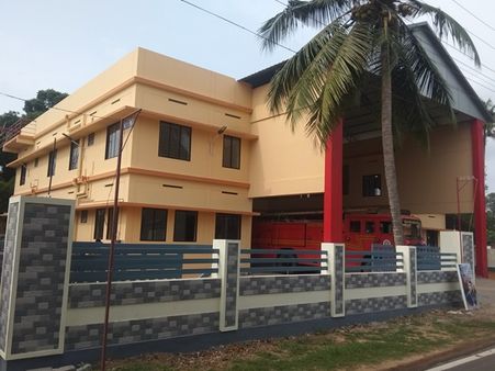 മുഖ്യമന്ത്രിയുടെ സമയം ലഭിയ്ക്കുന്നില്ല; പറവൂര്‍ ഫയര്‍‌സ്റ്റേഷന്‍ കെട്ടിടം ഉദ്ഘാടനം വൈകുന്നു
