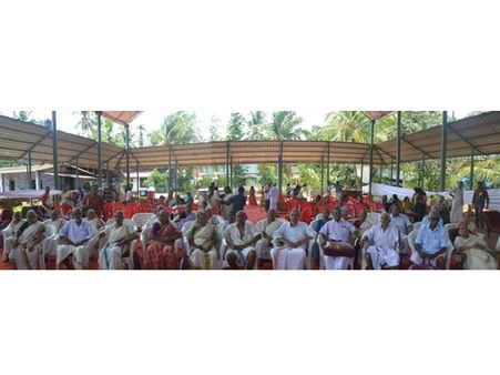 പ്രായാധിക്യം മറന്ന് അവര്‍ ഒത്തു ചേര്‍ന്നു; വടകരയിൽ വ്യത്യസ്തമായൊരു സംഗമം