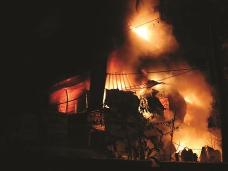 തൃശൂര്‍ കൊടുങ്ങല്ലൂരില്‍ ഭീതി പരത്തി ടവറിലുണ്ടായ വന്‍ അഗ്നിബാധ