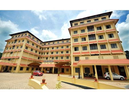 മഞ്ചേരി മെഡിക്കല്‍ കോളജിലെ എംബിബിഎസ് ബാച്ചിലേക്ക് പ്രവേശനം നടത്താന്‍ അനുമതി