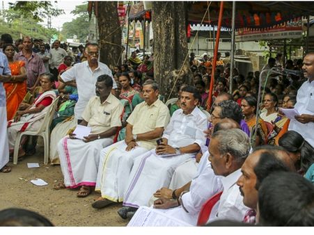 റിഫൈനറിക്കെതിരെ സിവില്‍ സ്റ്റേഷനിലേക്ക് സമീപ വാസികളുടെ ജീവന്‍രക്ഷാ മാര്‍ച്ച്