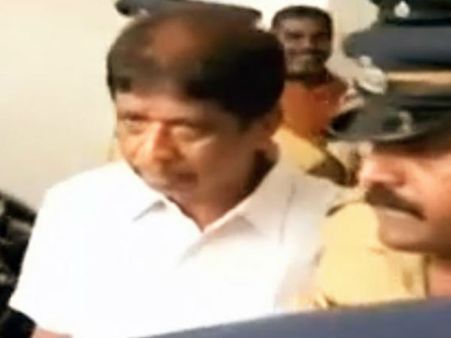 തിയേറ്റര്‍ പീഡനം: മുമ്പ് പീഡിപ്പിച്ചത് ക്വാട്ടേഴ്‌സില്‍!! അമ്മയുടെ നോട്ടം സ്വത്തില്‍, പറ്റിപ്പോയി