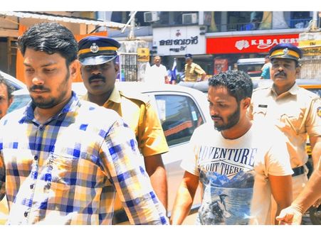 മലപ്പുറം പ്രസ്‌ക്ലബ് അക്രമണം: കര്‍ശന നടപടിക്ക് മുഖ്യമന്ത്രിയുടെ നിര്‍ദ്ദേശം, പിടികൂടാനുള്ളത് എട്ട് ആര്‍എസ്എസ് പ്രവര്‍ത്തകരെ