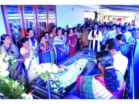 ഭര്‍ത്താവിന്റെ ക്രൂരപീഡനത്തില്‍ കൊല്ലപ്പെട്ട സൗമ്യയുടെ മൃതദേഹം സംസ്‌കരിച്ചു