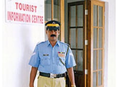 വിനോദ സഞ്ചാര മേഖലകളിലെ മയക്കുമരുന്ന് സംഘത്തെ നേരിടാന്‍ പൊലീസ്; ടൂറിസം പോലീസിന്റെ നിറം മാറുന്നു