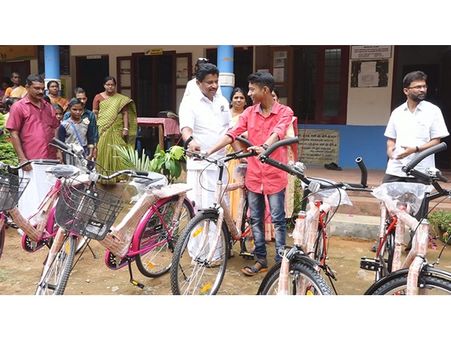 പിന്നോക്ക വിഭാഗക്കാര്‍ക്ക് സൈക്കിള്‍: മാതൃകയായി അടിമാലി ഗ്രാമപഞ്ചായത്ത്
