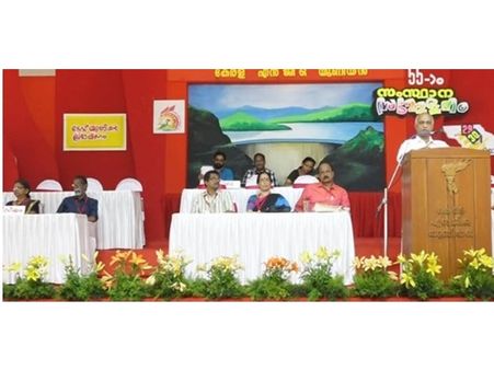 ആവേശ ചുവപ്പില്‍ എന്‍ജിഒ സംസ്ഥാന സമ്മേളനം സമൂഹത്തെ വികസിപ്പിക്കുന്നത് വര്‍ഗ്ഗ സമരങ്ങളെന്ന് എളമരം കരിം