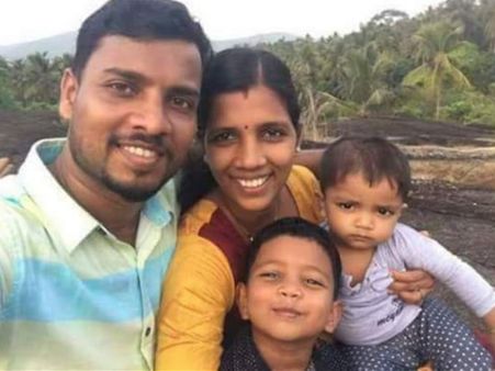 നഴ്‌സ് ലിനി ആരോഗ്യവകുപ്പിന്റെ വീഴ്ചയുടെ ഇര, കുടുംബത്തെ സര്‍ക്കാര്‍ ഏറ്റെടുക്കണം: ടി സിദ്ദീഖ് 