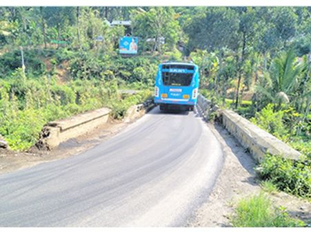 ഇടുക്കിയില്‍ അപകട കെണിയൊരുക്കി പാലങ്ങള്‍: പുനര്‍ നിര്‍മ്മാണത്തിന് നടപടിയില്ല...