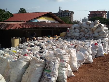 നിരോധനം കടലാസില്‍; തൃക്കാക്കരയില്‍ പ്ലാസ്റ്റിക് സംസ്‌കരണത്തിന്റെ മറവില്‍ ചോര്‍ത്തിയത് കോടികള്‍