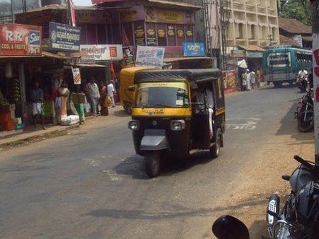 ഓർക്കാട്ടേരി ടൗൺ കൂരിരുട്ടിൽ- ഏറാമല ഗ്രാമപഞ്ചായത്ത് ഭരണസമിതിയുടെ നിലപാട് പ്രതിഷേധം