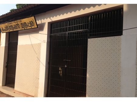 നഗരത്തിലെ മൂത്രപ്പുര അടച്ചിട്ട് മാസങ്ങൾ ഏറെ; പരിസരം ദുർഗന്ധ പൂരിതം