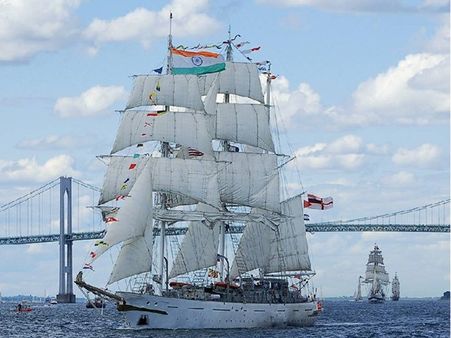 സൗഹൃദത്തിന്റെ ദൂതുമായി ഐഎന്‍എസ് തരംഗിണി സൗദി തീരത്തെത്തി