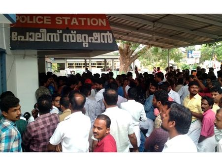 തീയേറ്റര്‍ പീഡനം; കുഞ്ഞിന്റെ പിതാവ് ഗള്‍ഫില്‍, കുഞ്ഞിനെ പീഡിപ്പിക്കുന്നത് ആദ്യമായെന്ന് പ്രതി