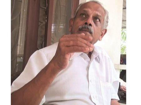 നഗരസഭാ മുന്‍ ചെയര്‍മാനെ ഭീഷണിപ്പെടുത്തി കവര്‍ച്ച