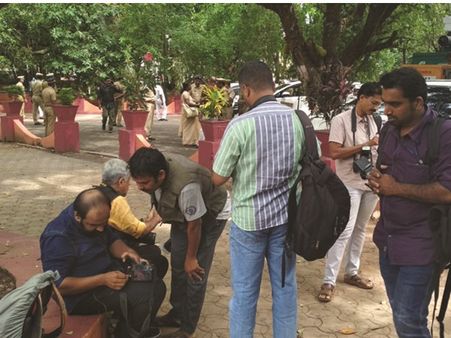 തൃശൂരിലും പൊതുപരിപാടിയില്‍ ആജ്ഞാപിച്ചു 'കടക്ക് പുറത്ത്'