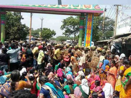 രാജ്യം ആ മനുഷ്യരുടേതാണ്... കോര്‍പ്പറ്റുകാരെ പിന്‍താങ്ങുന്ന ഭരണകുടത്തെ അതെങ്ങനെ മനസിലാക്കിപ്പിക്കും