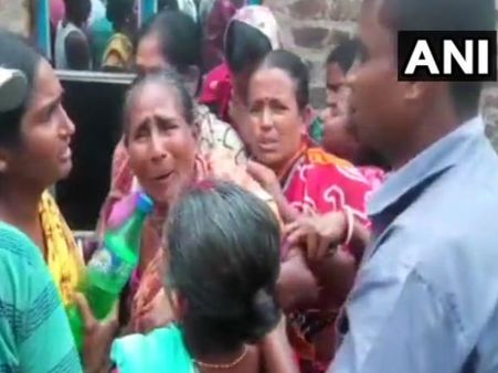 ബംഗാൾ പഞ്ചായത്ത് തിരഞ്ഞെടുപ്പ്; വ്യാപക സംഘർഷം, സിപിഎം പ്രവർത്തകനെ ചുട്ടുകൊന്നു...