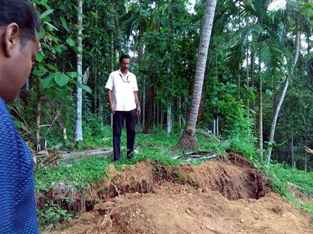 വലമ്പൂരില്‍ ഭൂമി വിള്ളല്‍ റവന്യു വകുപ്പ് പരിശോധിച്ചു
