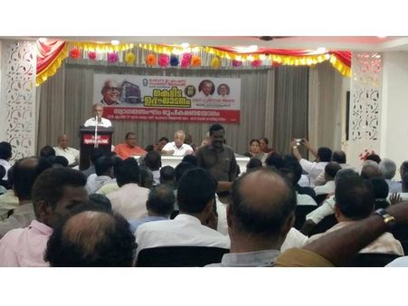 എല്ലാ സര്‍ക്കാര്‍ ആശുപത്രികളിലും കുടുംബഡോക്റ്റര്‍ എന്നതാണ് ലക്ഷ്യം: മുഖ്യമന്ത്രി