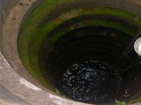 ഇരുട്ടിന്റെ മറവിൽ ബിജെപി പ്രവർത്തകന്റെ കിണറിൽ വിഷം കലർത്തി