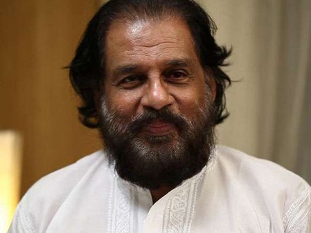 സെൽഫി എടുത്ത ആരാധകന്റെ മൊബൈൽ പിടിച്ചുവാങ്ങി; ഫോട്ടോ ഡിലീറ്റ് ചെയ്തു, ഗാനഗന്ധർവ്വൻ ദില്ലിയിൽ ചെയ്തത്!