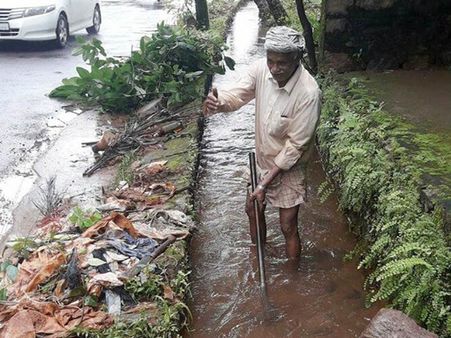 ഇതൊന്നും കണ്ട് ബാലന് ശീലമില്ല, അങ്ങ് ദുബായിയിൽ അങ്ങിനല്ലല്ലോ... ഇത് പേരാമ്പ്രയിലെ ബാലേട്ടന്റെ കഥ!