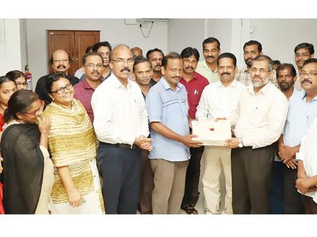 ചരിത്രനേട്ടവുമായി കാലിക്കറ്റ് സര്‍വകലാശാല; 88000 ബിരുദ മാര്‍ക്ക്ലിസ്റ്റുകളും പ്രൊവിഷനല്‍ സര്‍ട്ടിഫിക്കറ്റുകളും ഇന്ന് കോളജുകളിലെത്തും