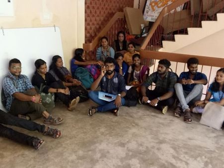കാര്യവട്ടം ക്യാമ്പസിലെ വിദ്യാർത്ഥികൾ ക്ലാസ്സ് ബഹിഷ്കരിച്ചു പ്രതിഷേധിച്ചു