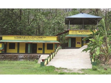 വിദ്യാഭ്യാസ വകുപ്പിനെതിരേ കോടതിയലക്ഷ്യ പരാതി: പണികൊടുത്തത് എച്ചിപ്പാറ ട്രൈബല്‍ സ്കൂള്‍!