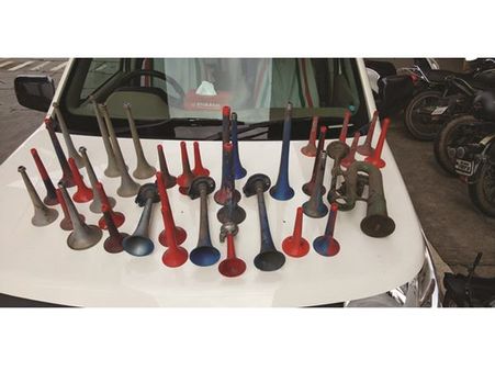 എയര്‍ഹോണുകളും അമിത ലൈറ്റും: കേരളത്തിലെ വാഹനയാത്ര ദുരിതമയം, തൃശൂരില്‍ 250 വാഹനങ്ങള്‍ക്കെതിരെ നടപടി!