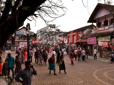 കെടിഡിസി കെട്ടിടം പൊളിക്കാത്തത് ഊരാളുങ്കലിനു വേണ്ടി? നഗരസഭാ യോഗത്തില്‍ മേയര്‍ക്കെതിരെ പ്രതിപക്ഷം