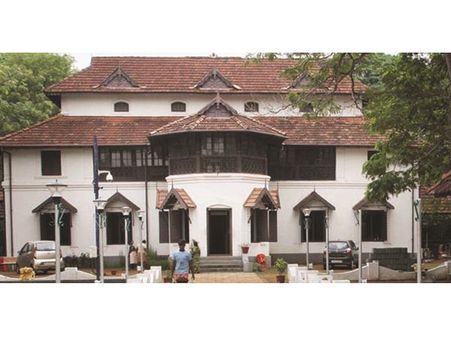 കൊല്ലങ്കോട് കൊട്ടാരത്തിന് 'ശാപമോക്ഷം': സന്ദര്‍ശകര്‍ക്കായി വെള്ളിയാഴ്ച തുറന്നു നല്‍കി