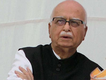 അദ്വാനിയുമായുള്ള പിണക്കം മാറുന്നു....2019ല്‍ മത്സരിക്കണമെന്ന് മോദി!! പ്രായം തടസമേയല്ലെന്ന് അമിത് ഷാ!