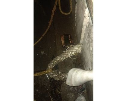 മത്സ്യബന്ധന വള്ളം ജെട്ടിയിലിടിച്ചു; ജെട്ടിയുടെ വശം തകര്‍ന്നു, പരിഭ്രാന്തരായി യാത്രക്കാര്‍!!