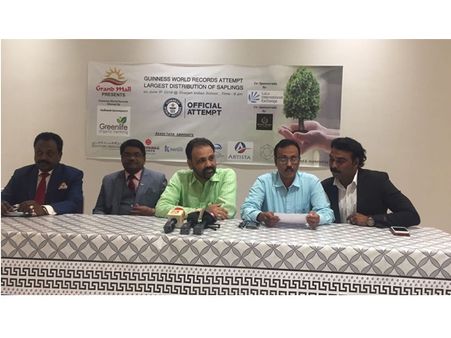 ലോകത്ത് ഒരു സമയം ഏറ്റവും കൂടുതൽ തൈകൾ വിതരണം ചെയ്യുന്ന നേട്ടത്തിനൊരുങ്ങി മലയാളി