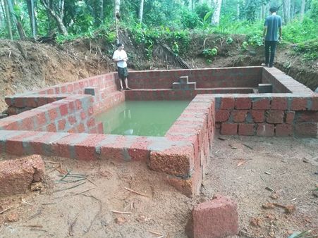 'ജീവജലം' പദ്ധതിയിൽ നിന്നും ആവേശം; വേനലിന് സാന്ത്വനമേകാൻ കുളം നിർമ്മിച്ച് അധ്യാപകൻ മാതൃകയായി